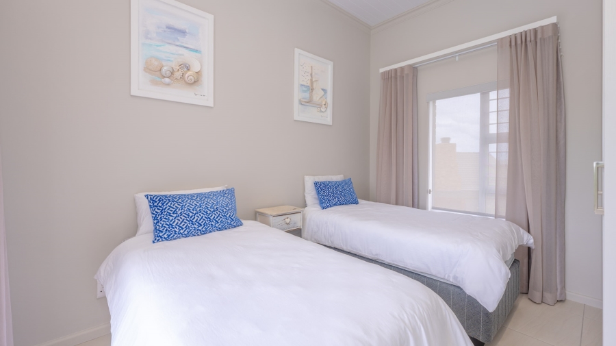 4 Bedroom Property for Sale in Oceanview Heights Western Cape